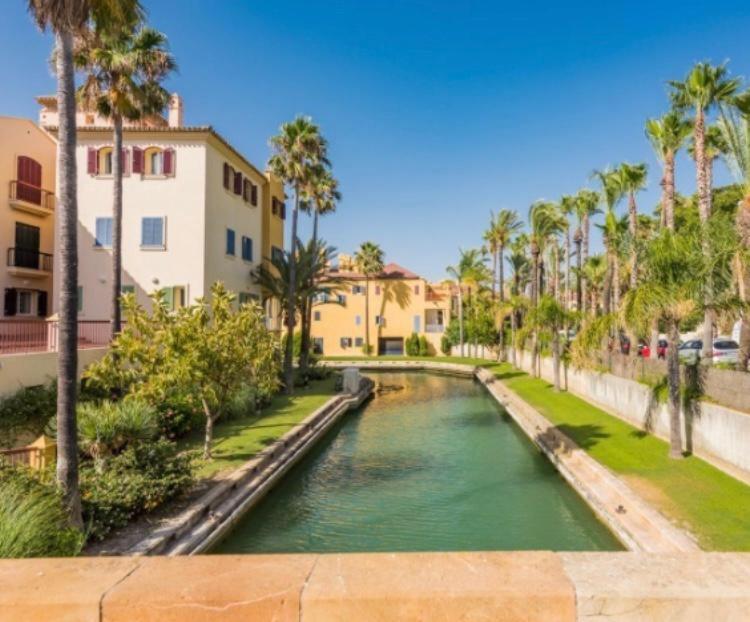 Apartamento con piscina ,playa con vistas panorámicas en la Marina de Sotogrande San Roque  Exterior foto